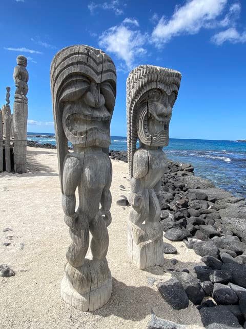 The kiʻi at Puʻuhonua o Hōnaunau National Historical Park