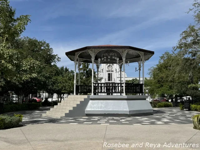 Picture of the gazebo at the Jardin Velasco in the historic center near the art museum and Cathedral of Our Lady of Peace.