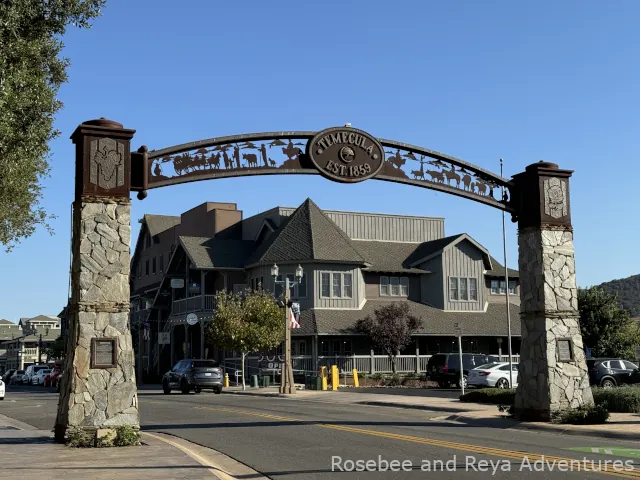 View of the Temecula Arch at the entrance of Old Town Temecula