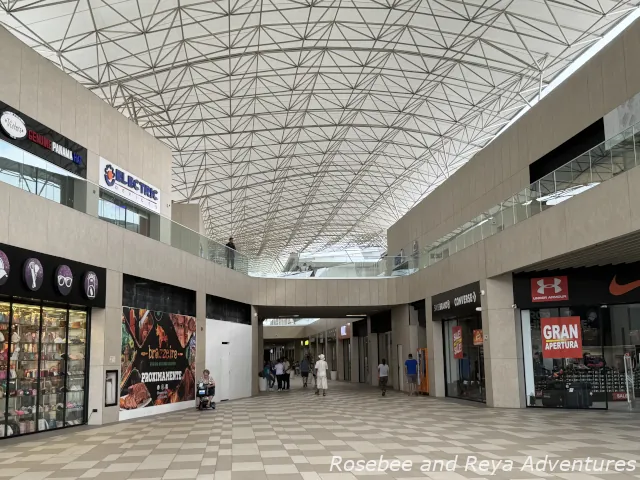 Picture of shops in the two-story Colon duty-free mall by the Colon cruise port