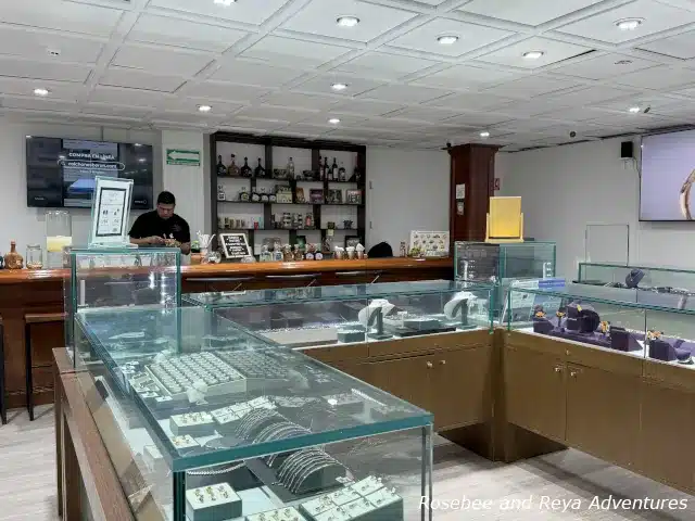 Diamonds International store in Ensenada