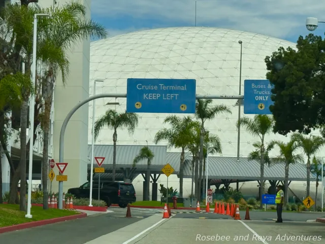 Picture of the entrance to the Carnival Cruise Terminal parking garage drop-off/pick-up entrance