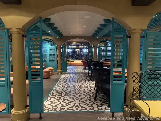 Picture of the entrance of the Havana Bar on the Carnival Panorama